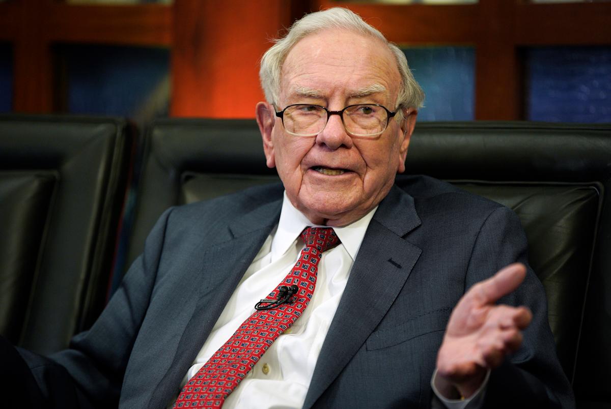 berkshire-hathaway-stock-steady-after-5%-drop-follows-warren-buffett’s-succession-announcement