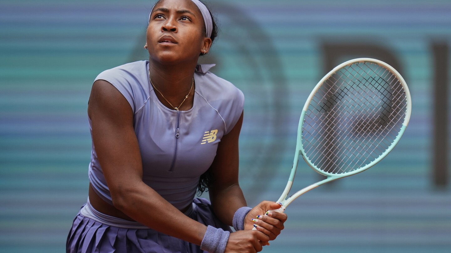 gauff-and-swiatek-want-to-check-in-on-the-papal-conclave-while-in-rome-for-tennis
