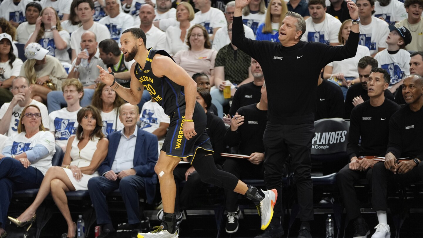 warriors-sideline-curry-for-at-least-a-week-with-hamstring-strain,-putting-rest-of-series-in-flux