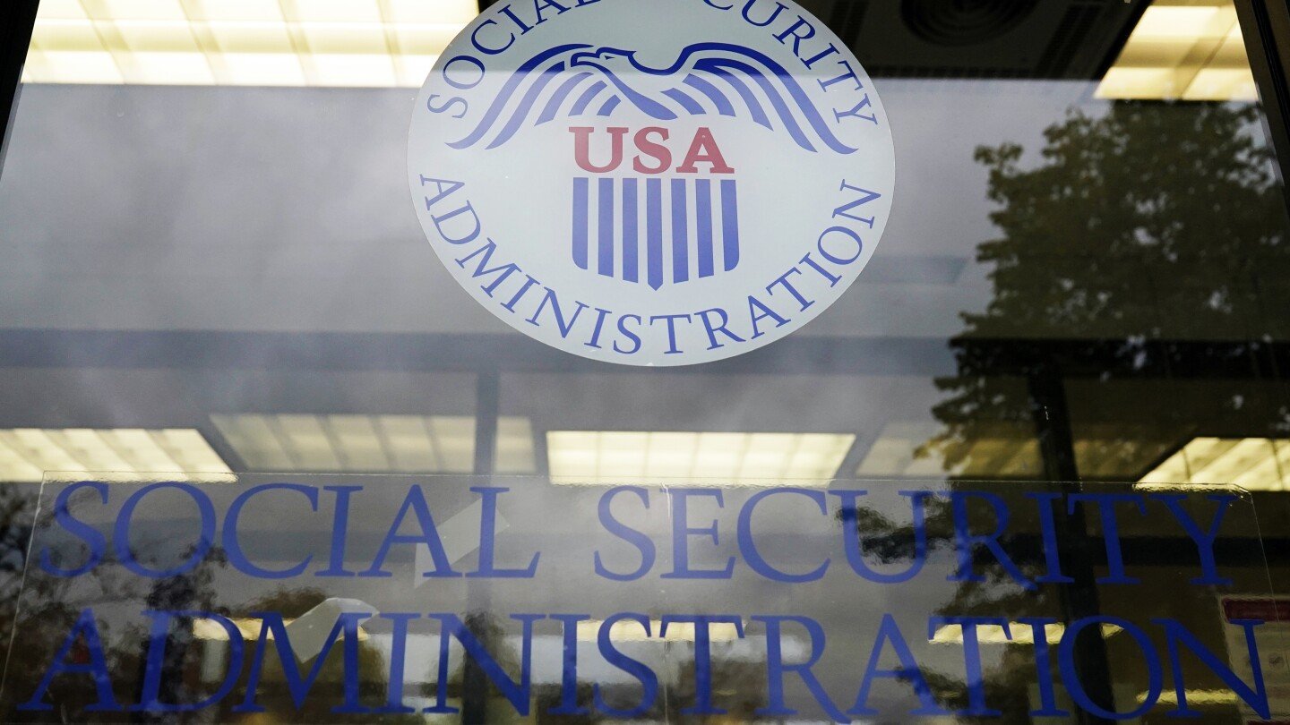 more-older-americans-worry-social-security-won’t-be-there-for-them,-an-ap-norc-poll-finds