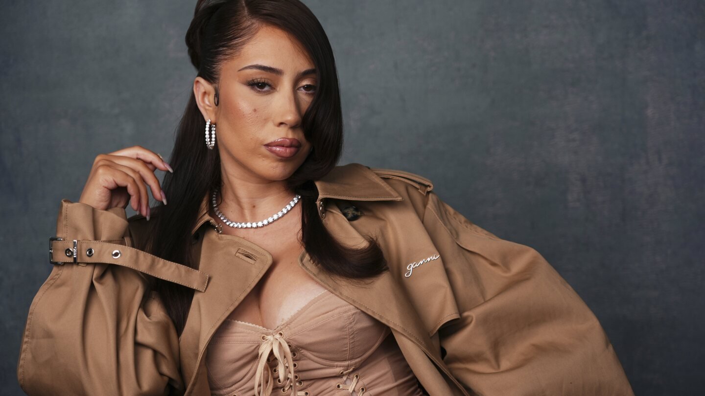 kali-uchis-pours-her-heart-into-new-album-‘sincerely,’