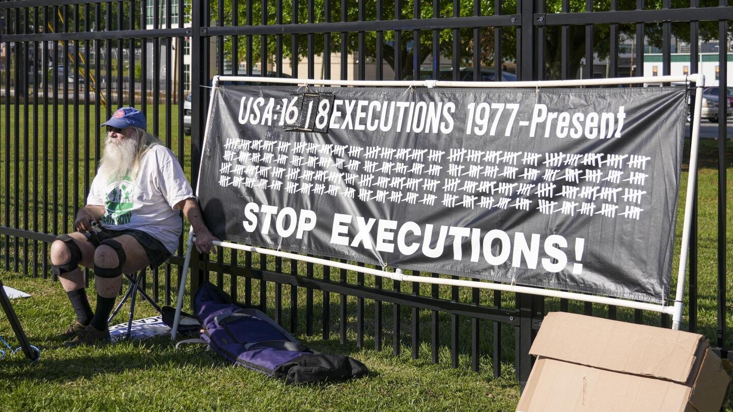 lawyers-for-man-executed-by-firing-squad-in-south-carolina-say-bullets-mostly-missed-his-heart