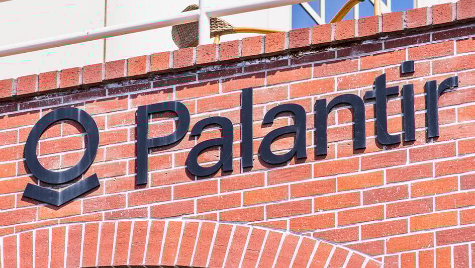 hot-momentum-returns-as-palantir-shakes-off-valuation-fears