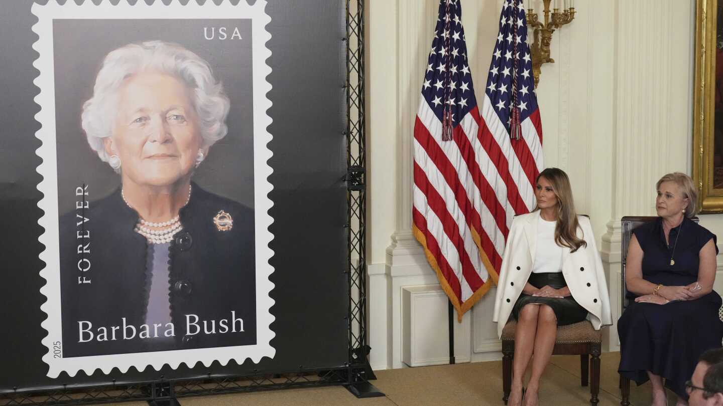 melania-trump-hosts-white-house-event-commemorating-barbara-bush-stamp