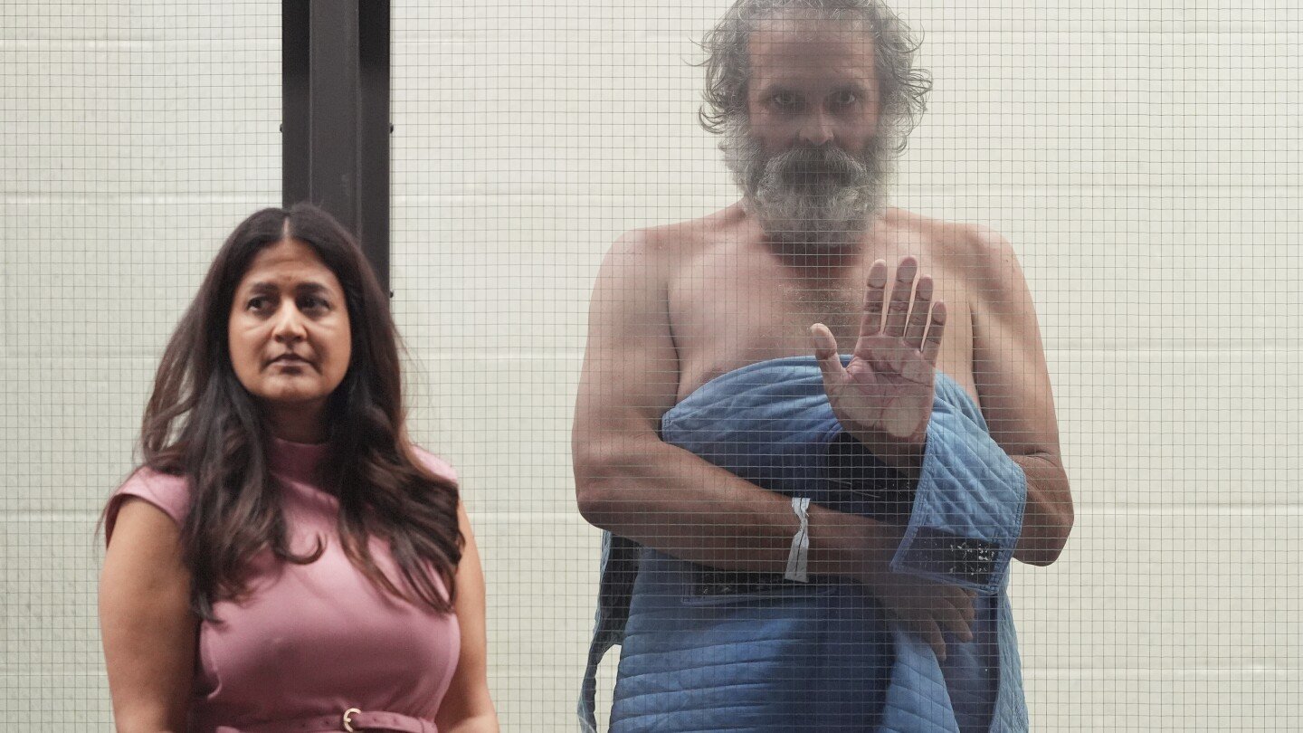 jennifer-aniston’s-alleged-stalker-appears-in-court-shirtless-and-a-judge-orders-a-mental-evaluation