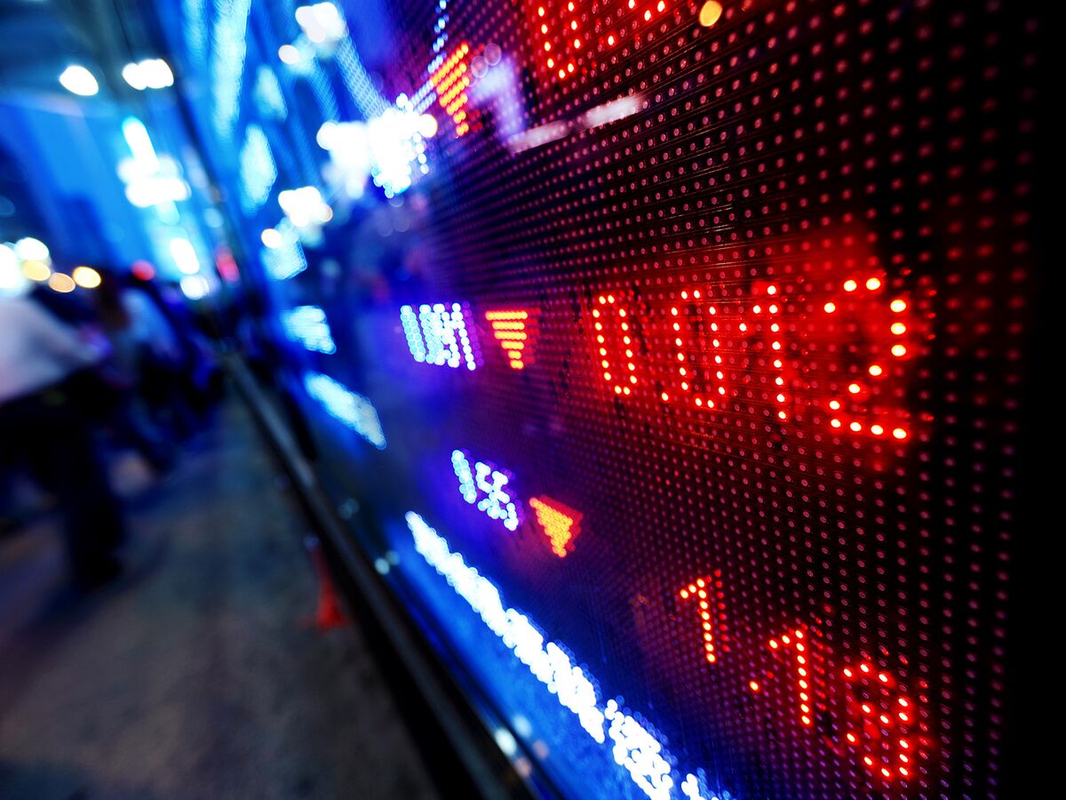 this-key-stock-market-indicator-is-flashing-red