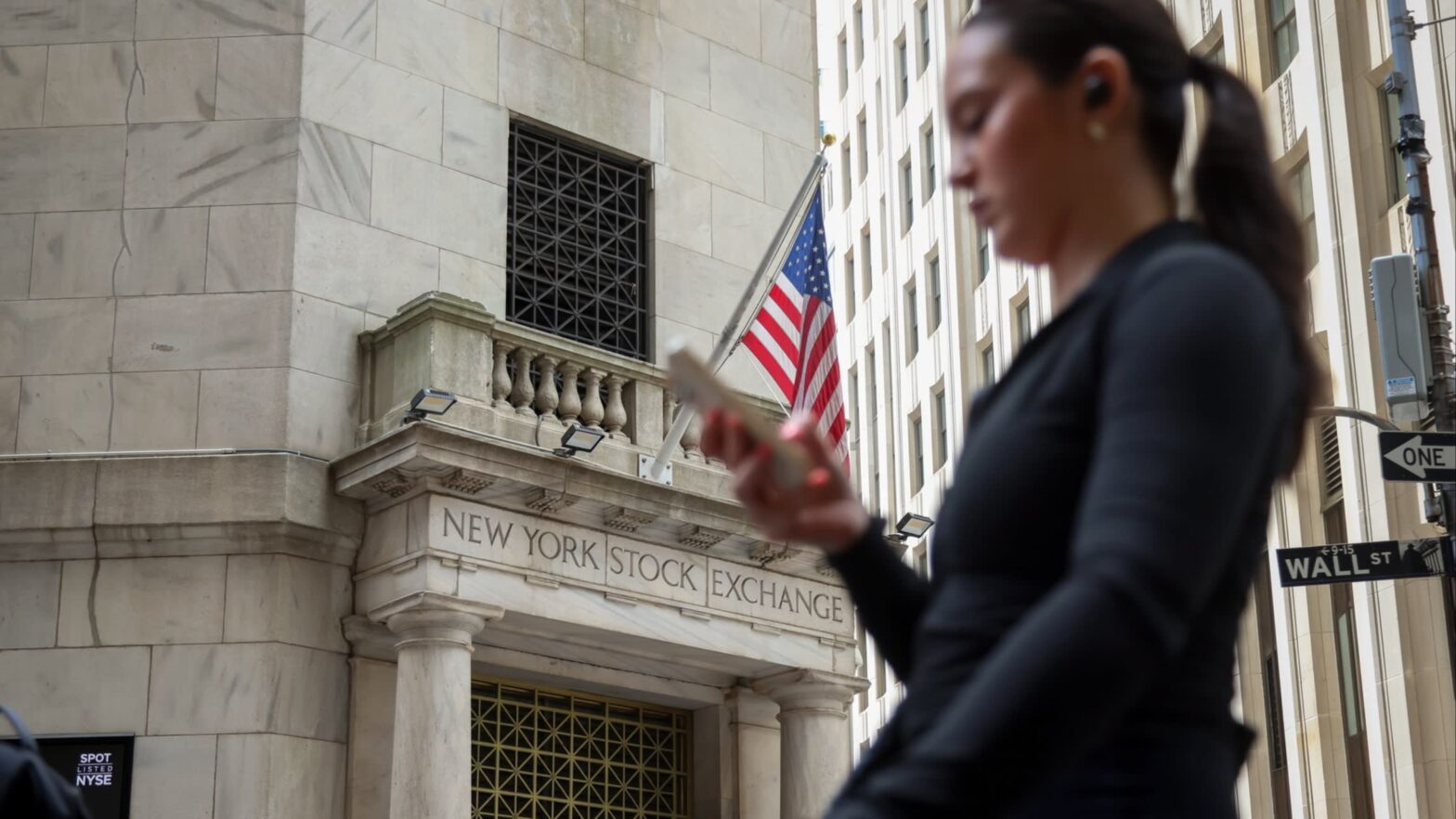 selling-of-dollar-assets-signals-start-of-longer-term-shift,-warn-investors