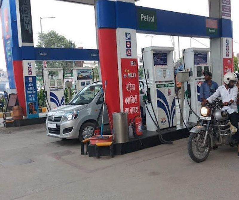 ample-fuel-stock,-desist-from-panic-buying:-ioc