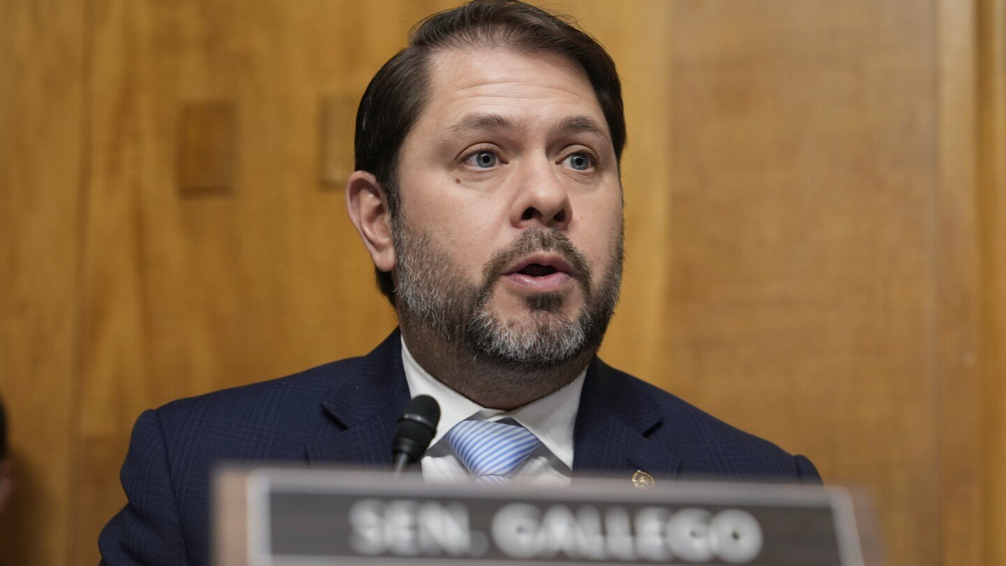 arizona-democratic-sen.-gallego-wades-into-immigration-debate-with-new-plan