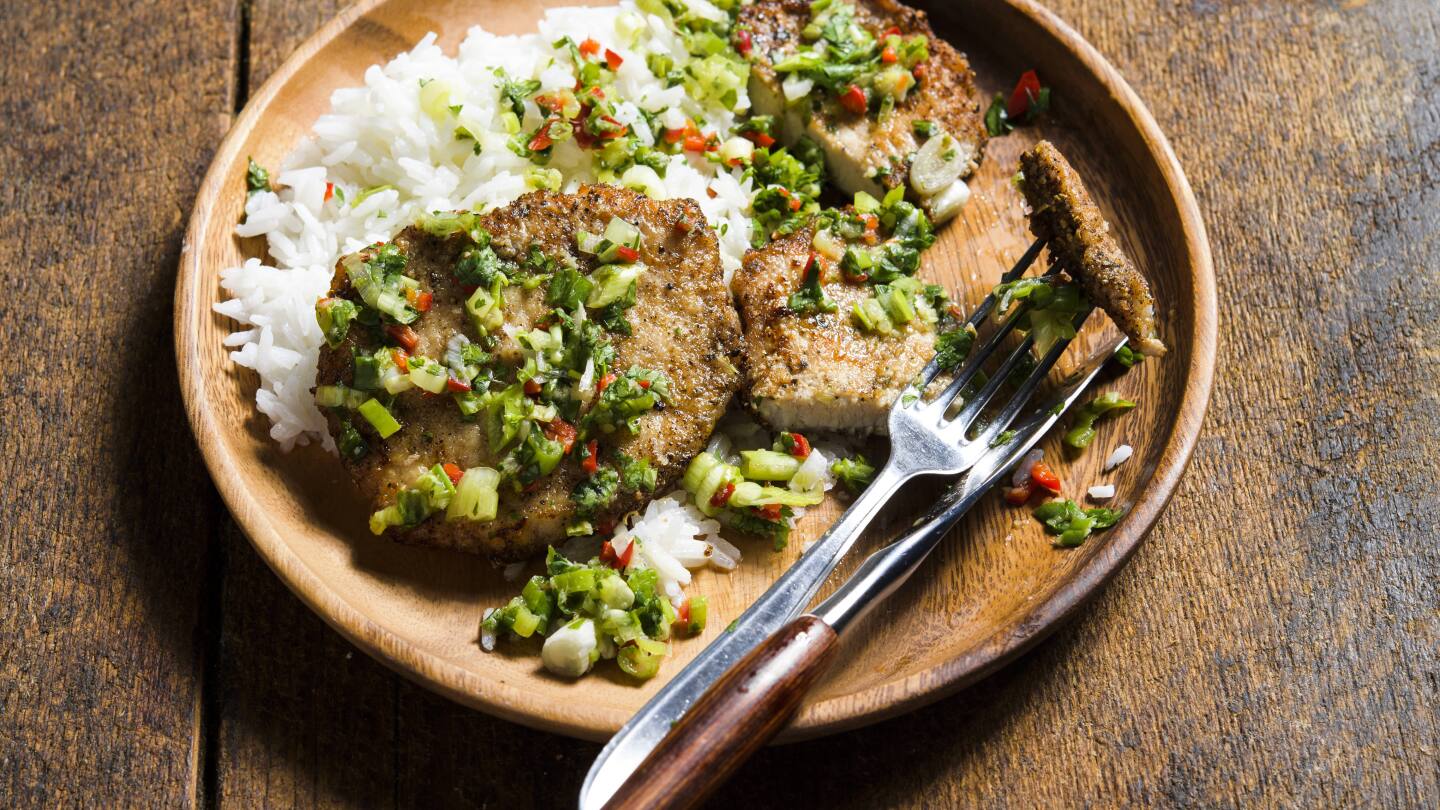 give-salt-and-pepper-pork-chops-a-crunchy-coating-without-the-deep-frying