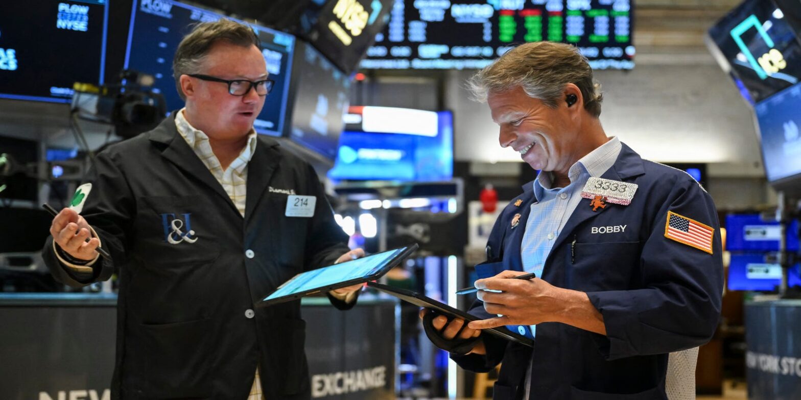 see-photos-of-new-york-stock-exchange-after-us-china-tariff-pause-announced