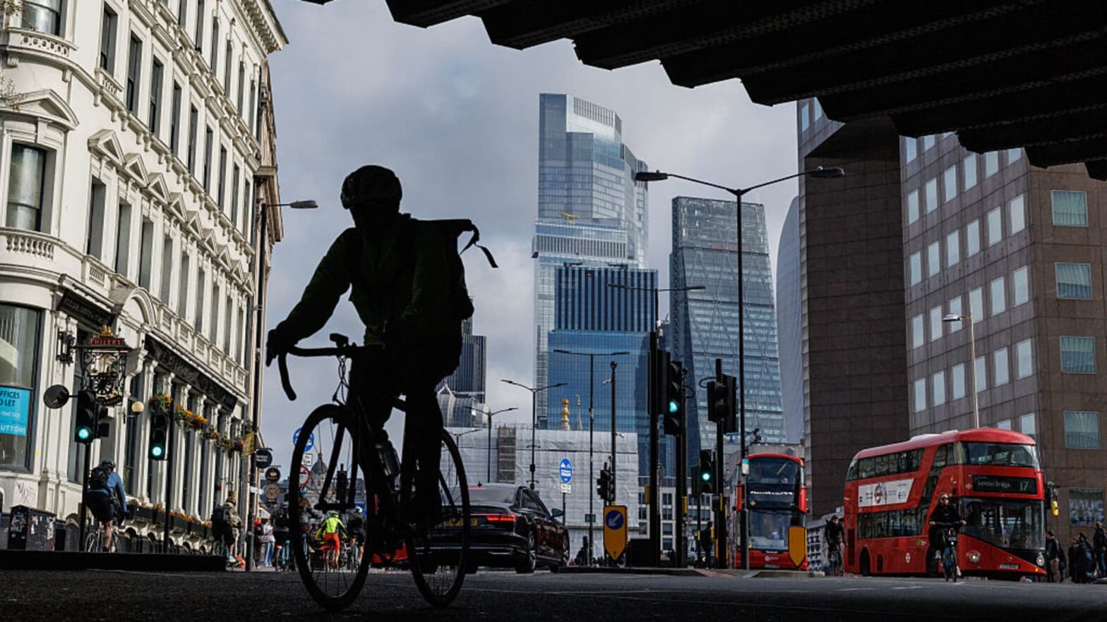 european-stocks-poised-to-open-lower-despite-easing-us.-china-tensions