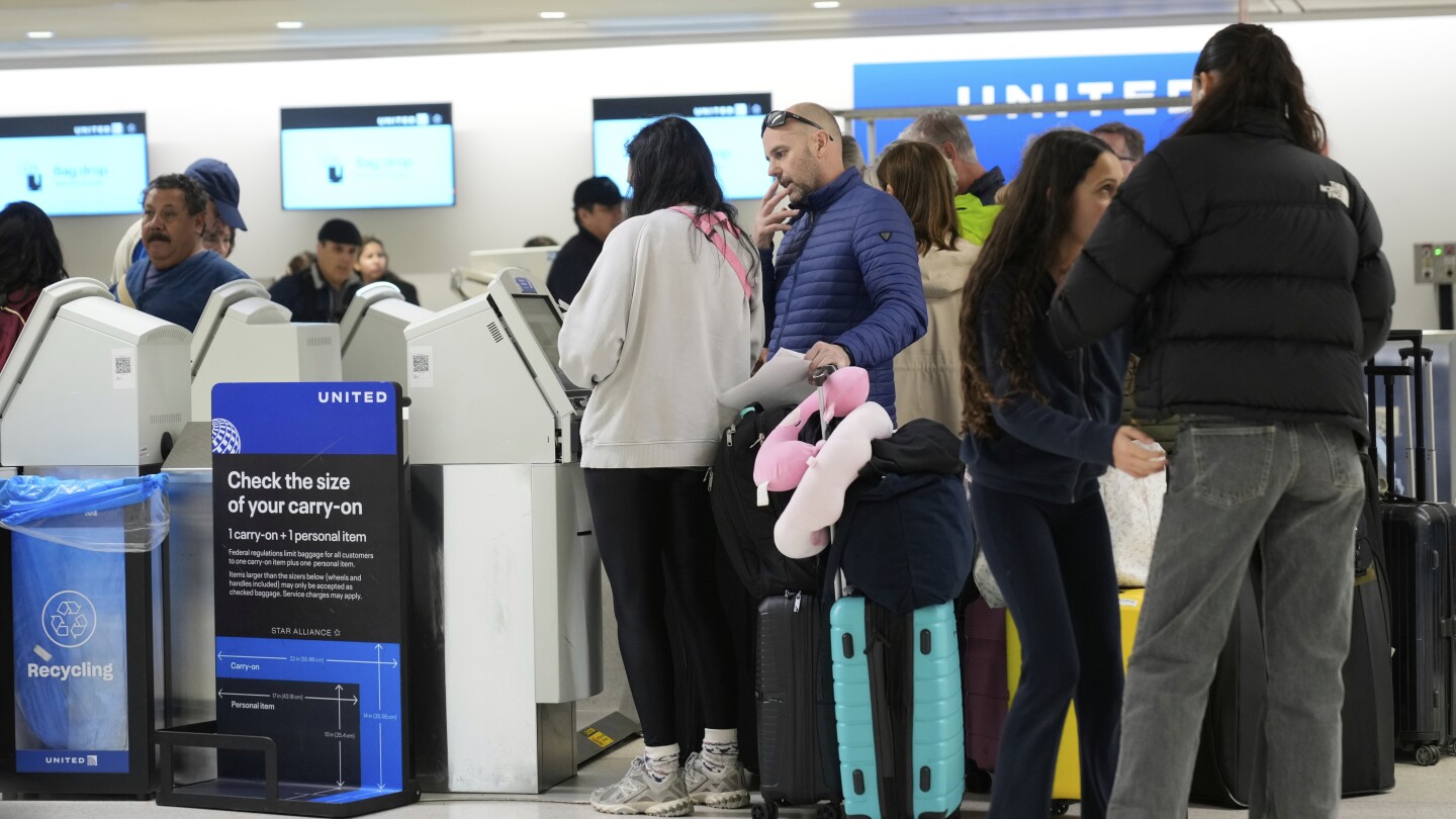 newark-problems-and-recent-crashes-put-focus-on-air-traffic-controller-shortage-and-aging-equipment