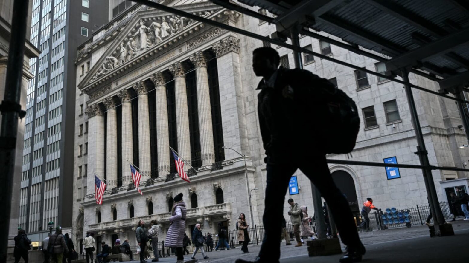the-stock-market-has-escaped-a-‘black-hole’-and-has-upside-from-here,-jpmorgan-says