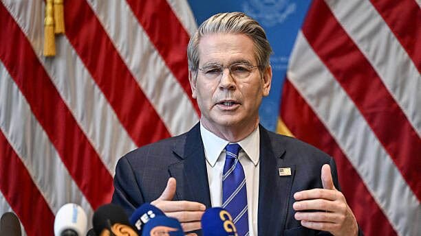 stocks-bounce-as-bond-yields-sink-on-fed-cut-bets:-markets-wrap