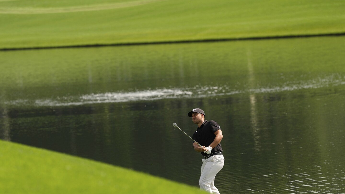 unsweet-16:-world’s-top-3-golfers-make-mess-of-16th-hole-at-pga-championship,-taking-double-bogey