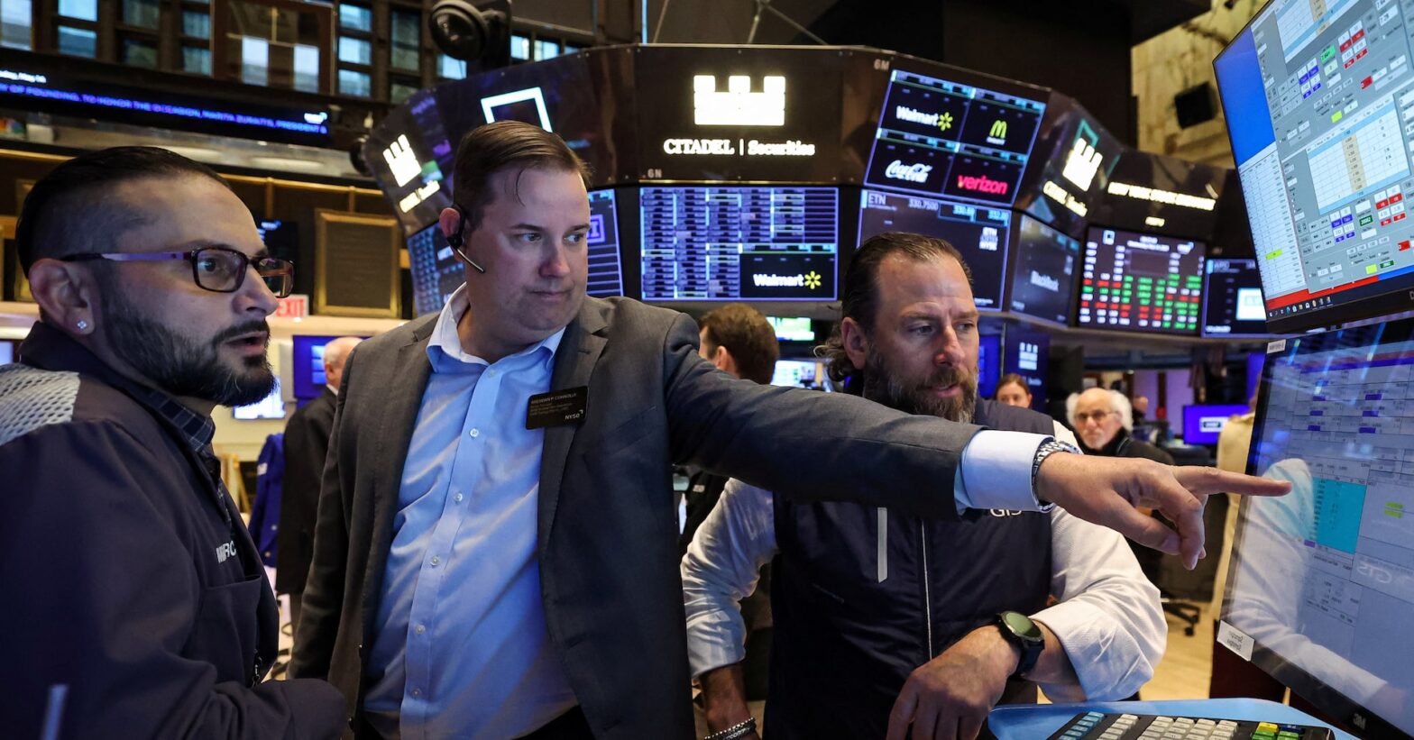 wall-st-week-ahead:-retailers-set-to-give-tariff-view-as-us-stock-market-roars-back