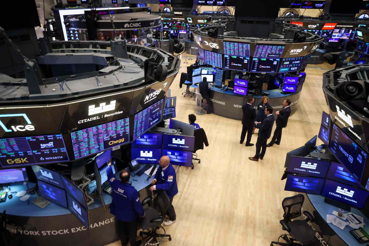 dow-jones-today:-stock-futures-point-to-gains-as-s&p-500-looks-to-rise-for-5th-straight-day