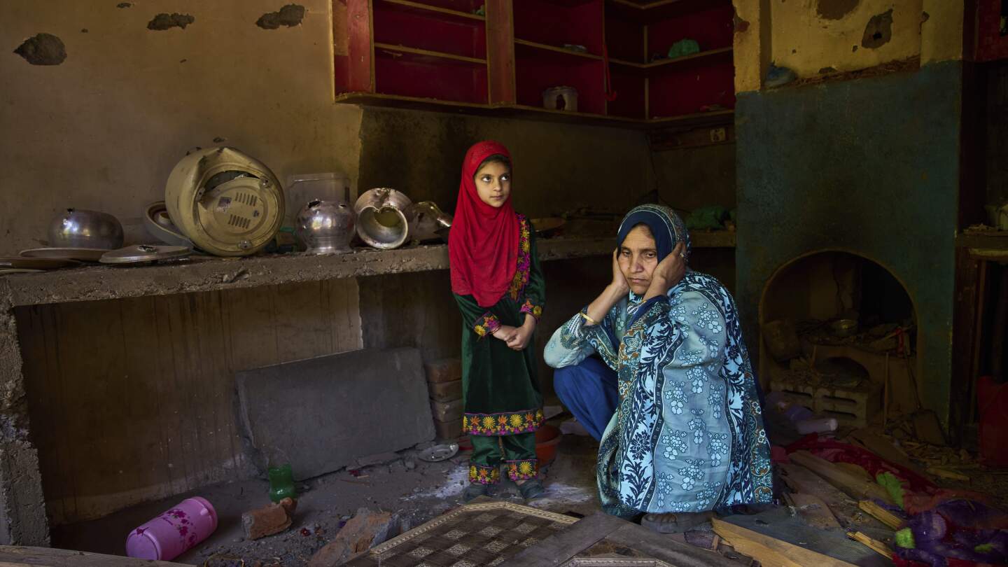 ap-photos:-clashes-between-india-and-pakistan-upend-lives-in-a-kashmiri-village