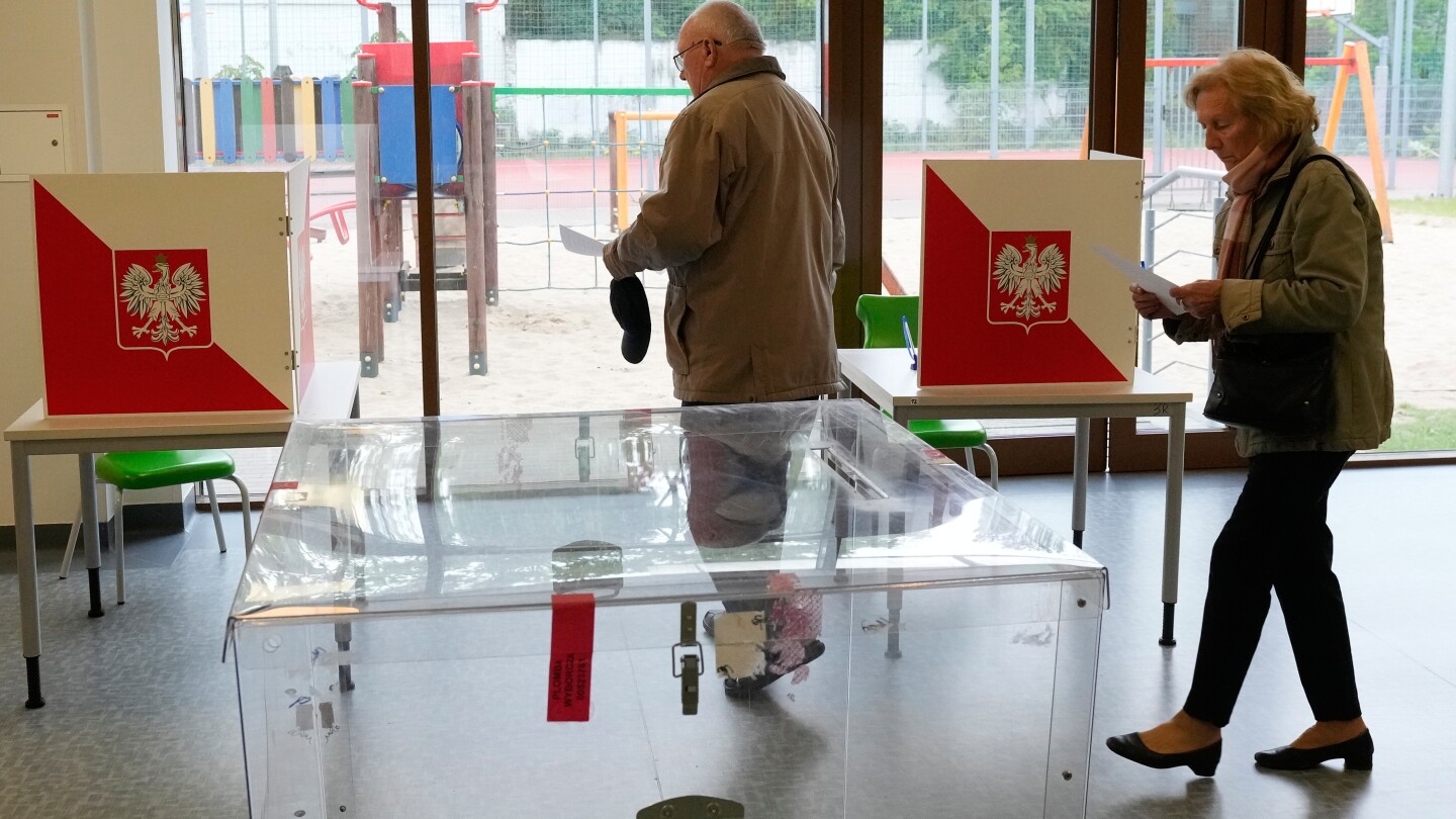 poles-vote-for-a-new-president-as-security-concerns-loom-large