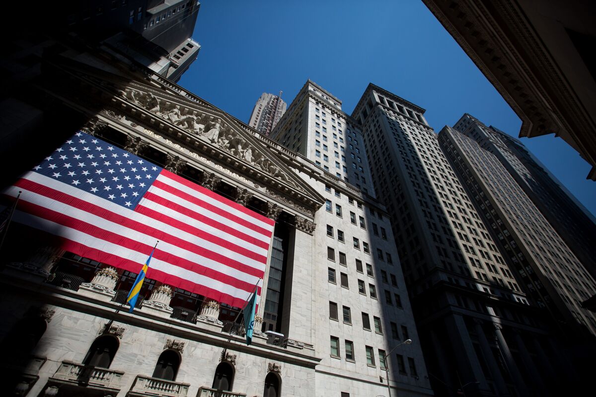 dollar-weaker-as-traders-mull-moody’s-us-downgrade:-markets-wrap