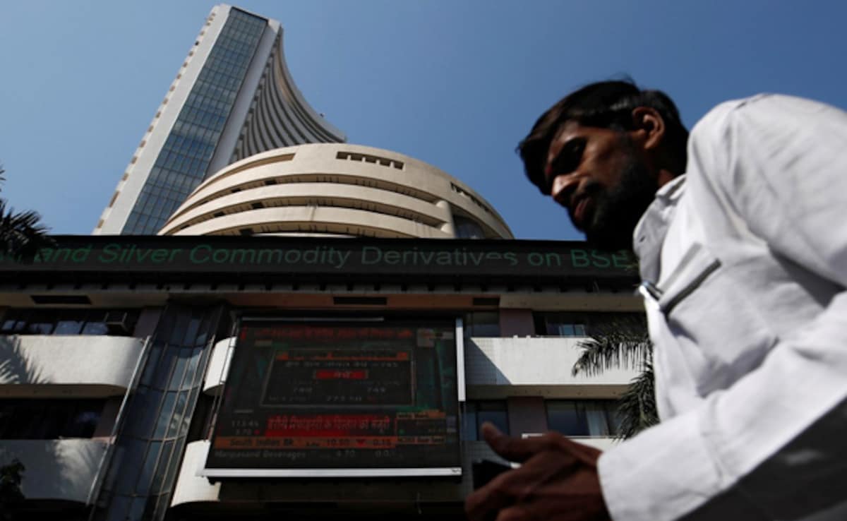 stock-market-opens-flat-amid-mixed-global-cues