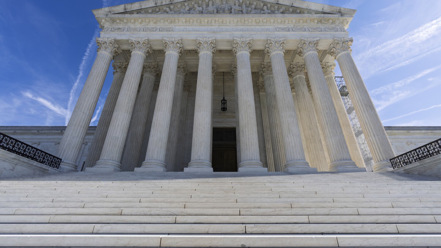 supreme-court-allows-trump-to-strip-protections-from-some-venezuelans;-deportations-could-follow