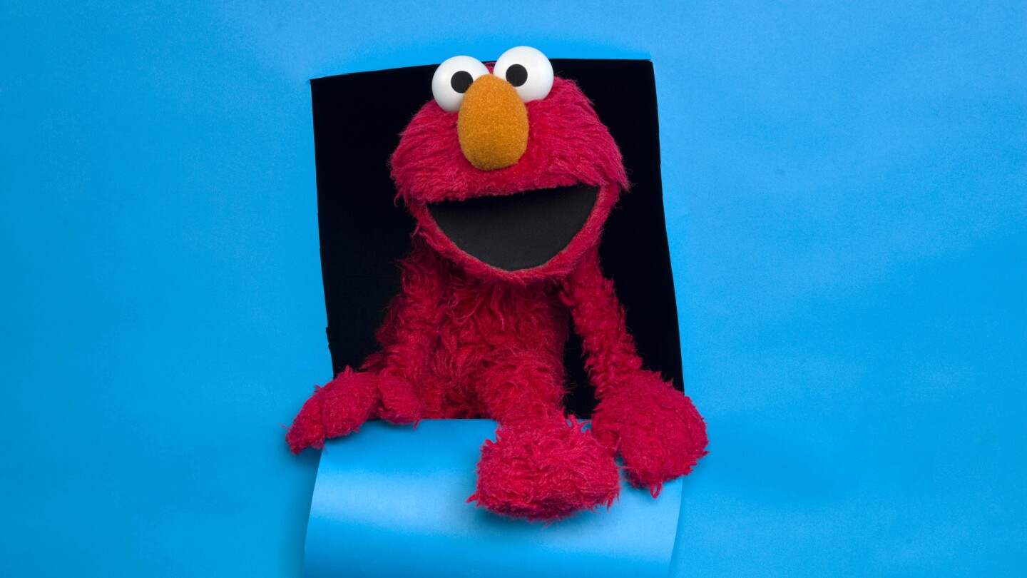 sesame-street-moves-in-with-netflix,-but-will-stay-on-pbs