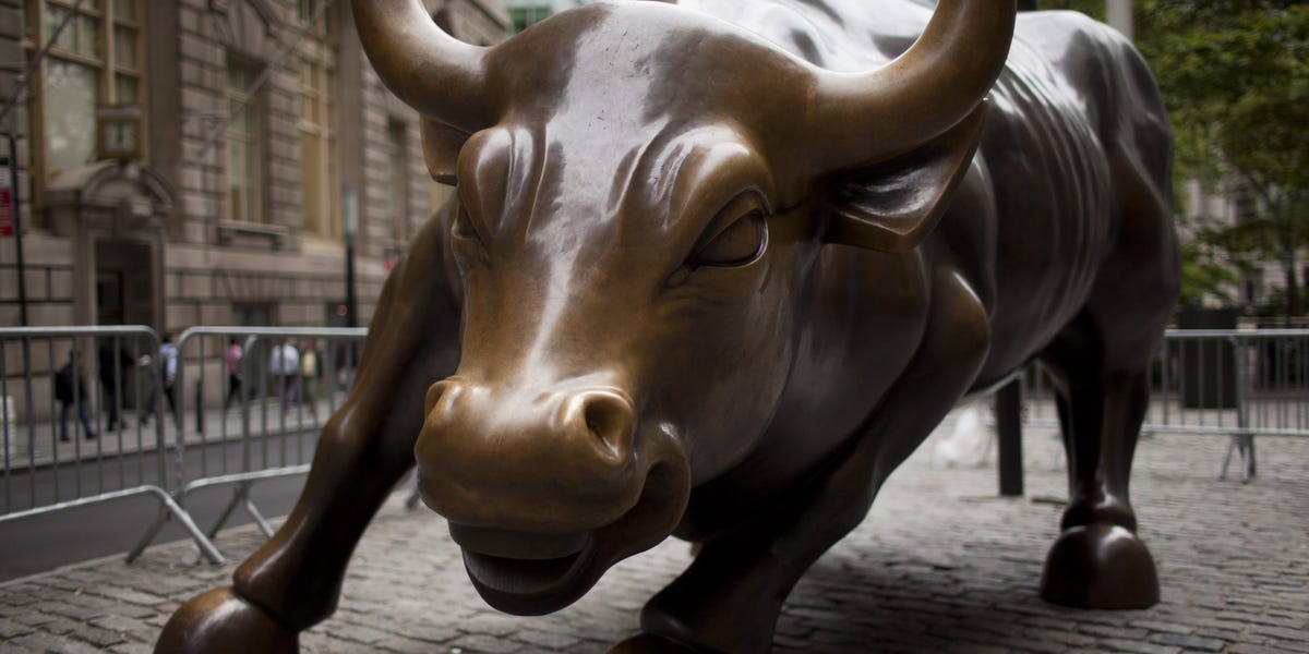 this-‘escape-velocity’-signal-that-flashed-before-the-2024-stock-market-rally-points-to-a-new-bull-run