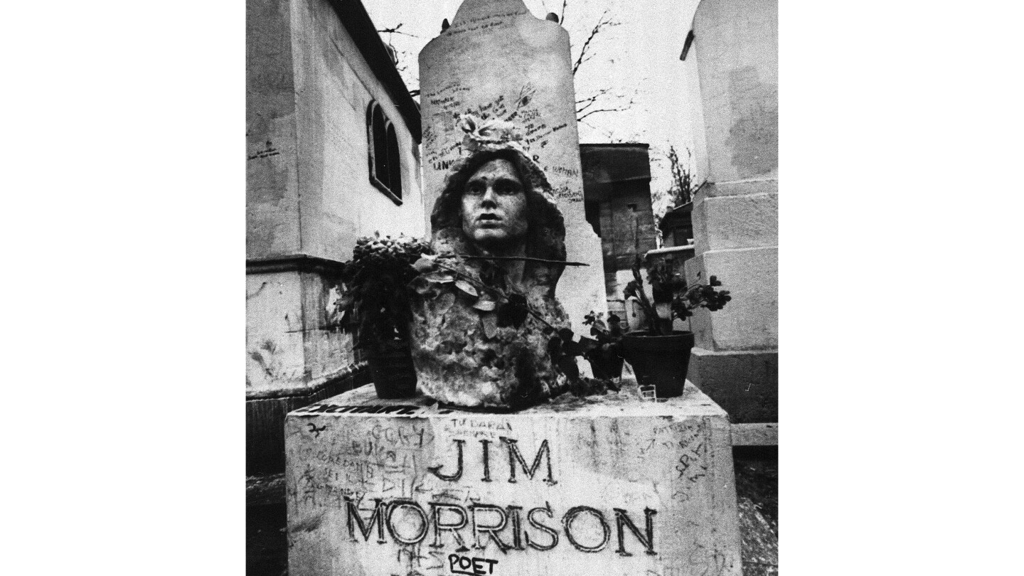 bust-of-doors-singer-jim-morrison-that-was-stolen-nearly-40-years-ago-has-been-recovered