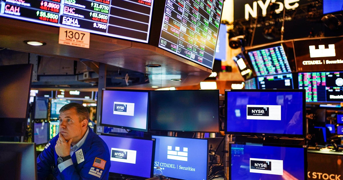 stock-market-sinks-after-target-reports-sales-drop