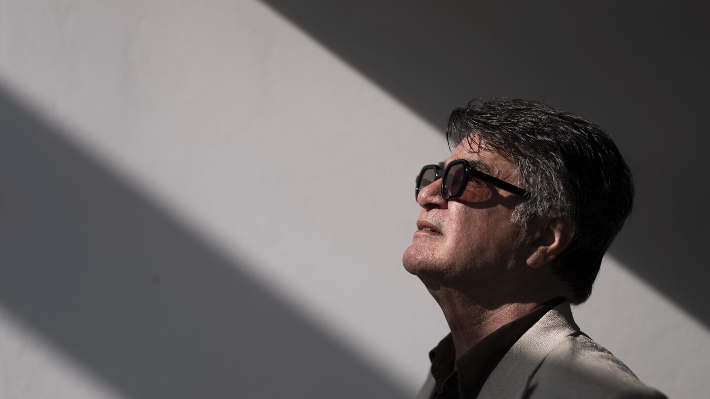 dissident-iranian-filmmaker-jafar-panahi’s-presence-in-cannes-speaks-volumes