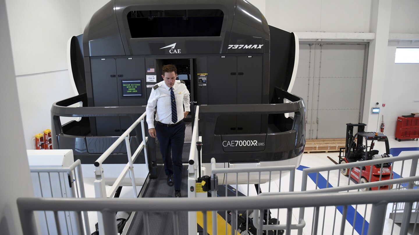 this-redundant-aviation-safety-net-helps-keep-planes-safe-when-controllers-lose-contact
