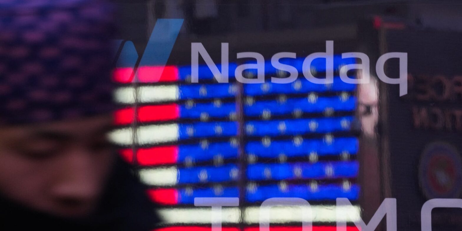 us-stock-futures-lower-amid-treasury-yields,-trump-tax-bill