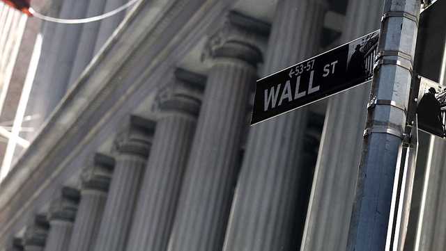 trump-tariff-threats-on-europe-and-apple-send-markets-lower