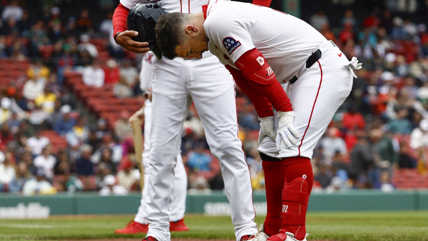 red-sox-3b-alex-bregman-moves-closer-to-possible-il-stint,-manager-alex-cora-says