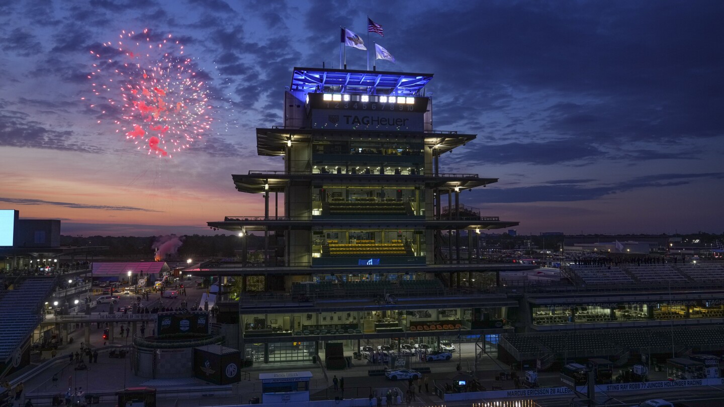 indianapolis-500-kicks-off-with-sold-out-grandstands-and-thunderous-chants