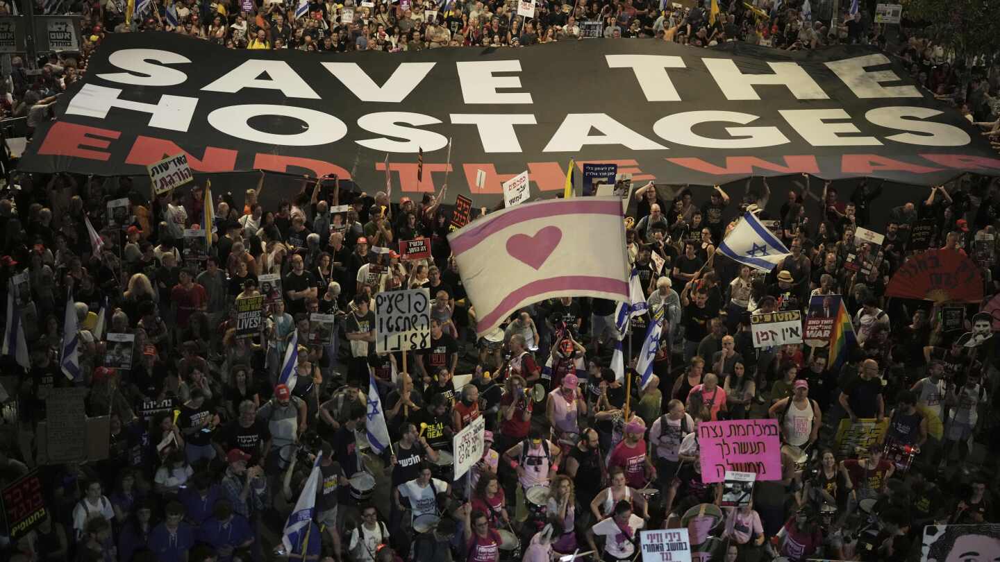 ataques-israelies-matan-a-14-en-gaza,-incluidos-una-mujer-y-sus-2-hijos,-segun-medicos