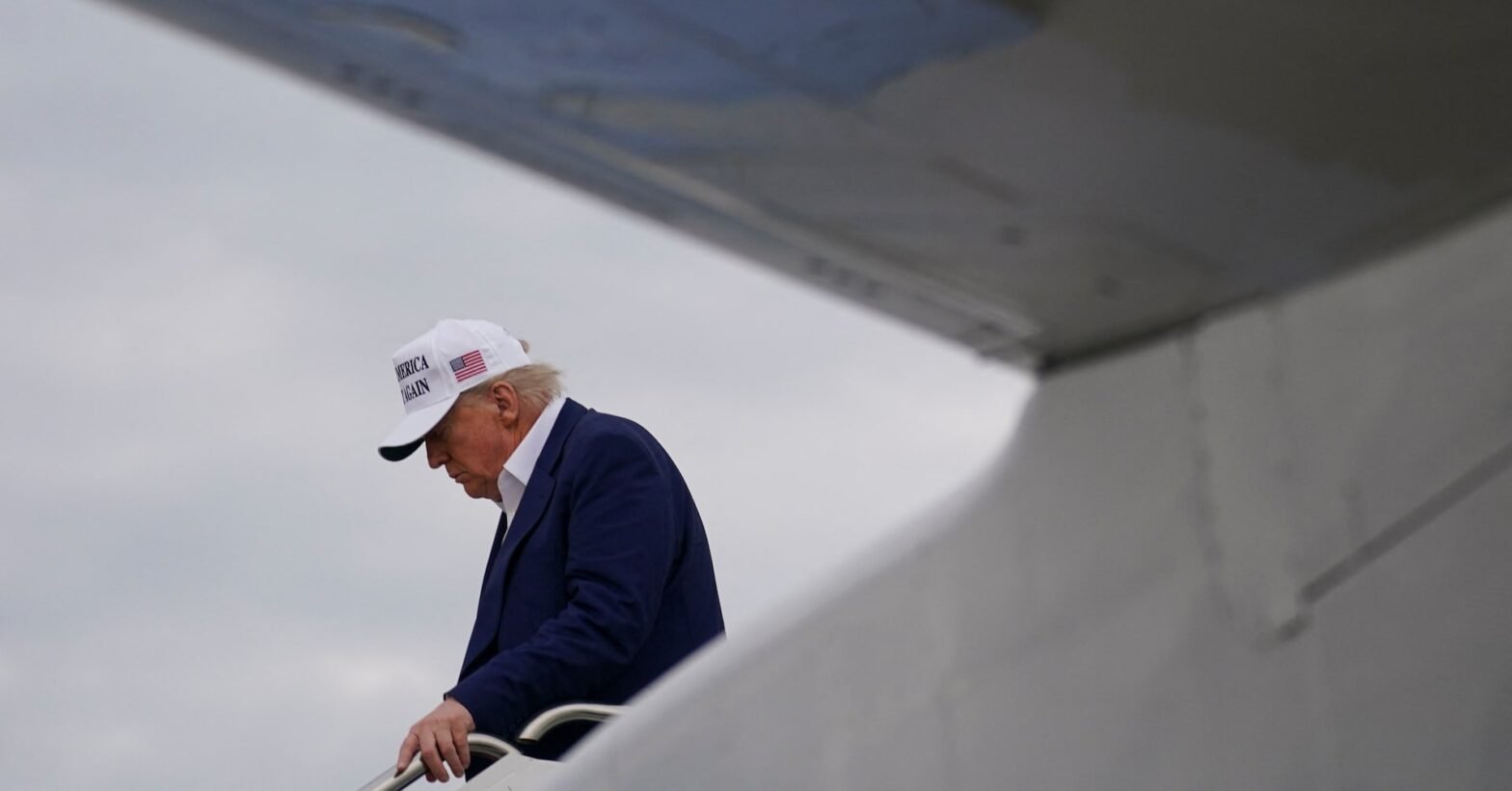 asian-stocks,-euro-gain-after-trump-delays-eu-tariffs