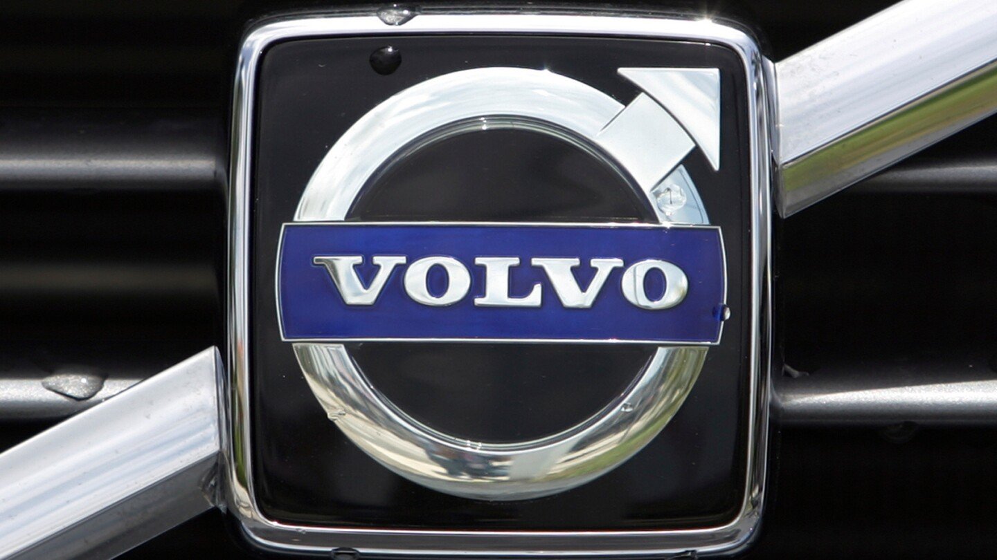 volvo-cars-cutting-3,000-jobs-to-reduce-costs