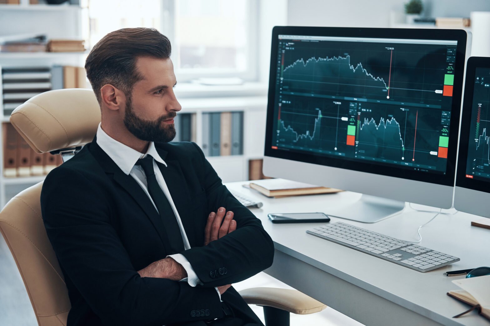 this-stock-market-signal-says-the-s&p-500-could-surge-higher-in-2025