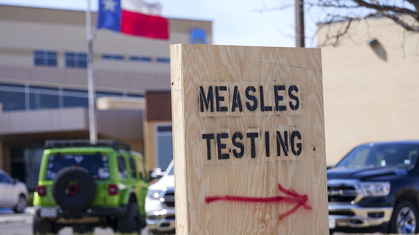 amid-measles-outbreak,-texas-is-poised-to-make-vaccine-exemptions-for-kids-easier