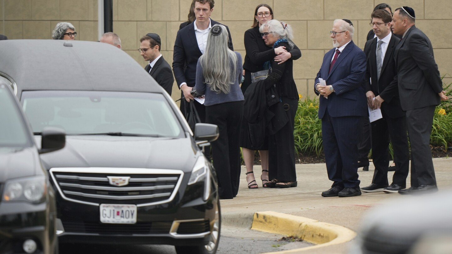 kansas-community-holds-private-memorial-for-israeli-embassy-staffer-killed-in-dc-ambush