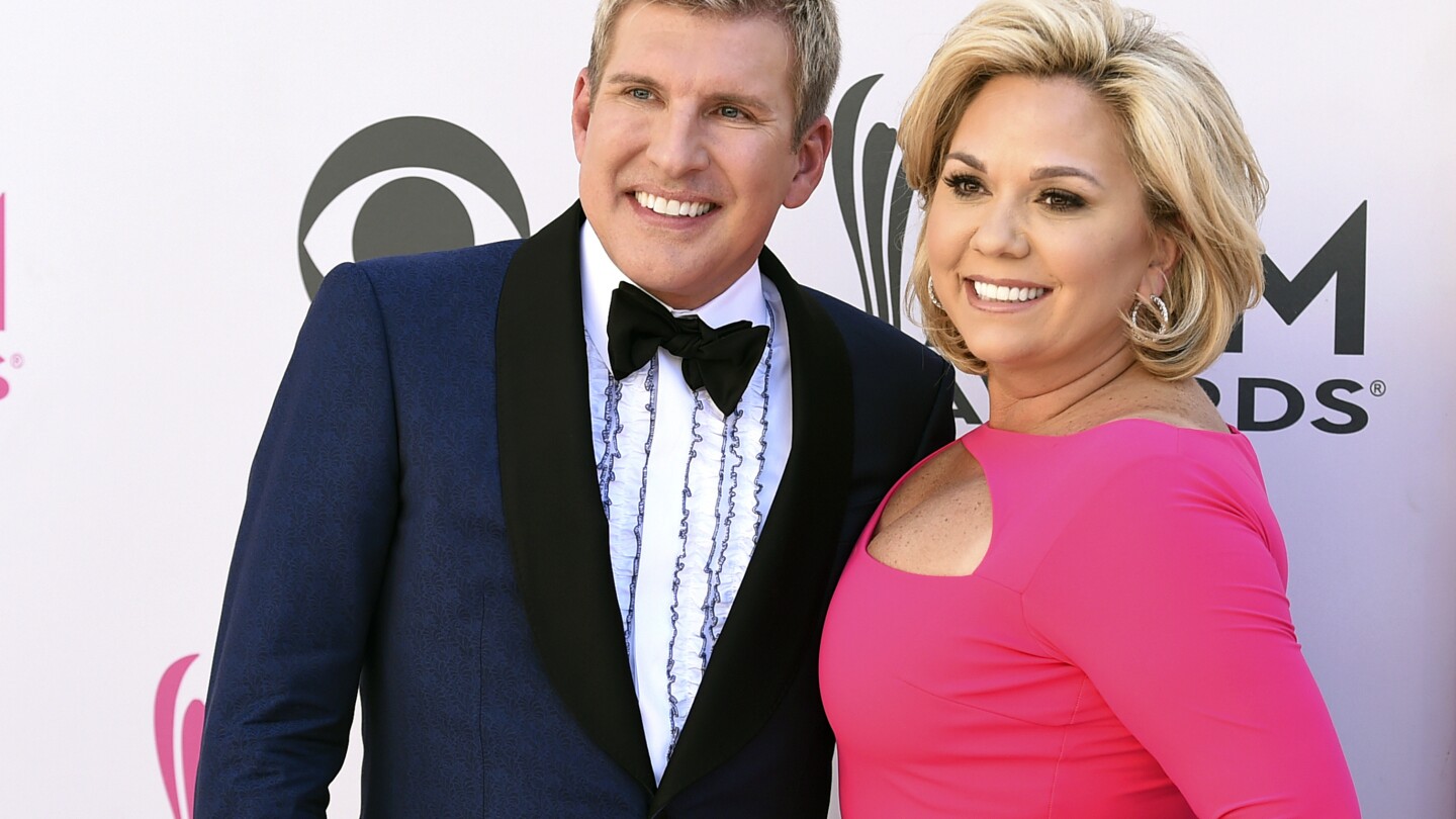 trump-set-to-pardon-reality-tv-stars-todd-and-julie-chrisley-of-fraud-and-tax-evasion-convictions