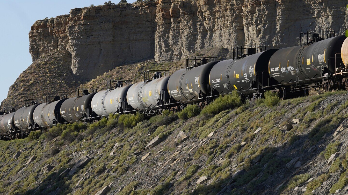 supreme-court-backs-utah-oil-railroad-expansion,-endorsing-limited-version-of-key-environmental-law
