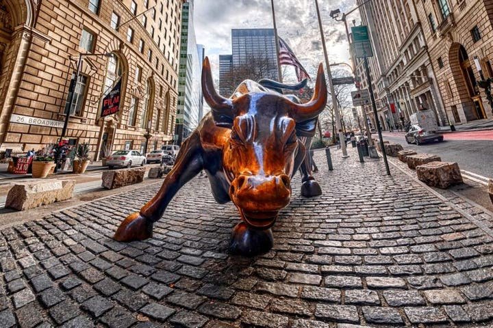 stock-market-is-pricing-a-never-before-seen-‘divergence’-as-equities-and-bonds-‘run-it-hot’-amid-gloomy-outlook-by-bottom-up-analysts