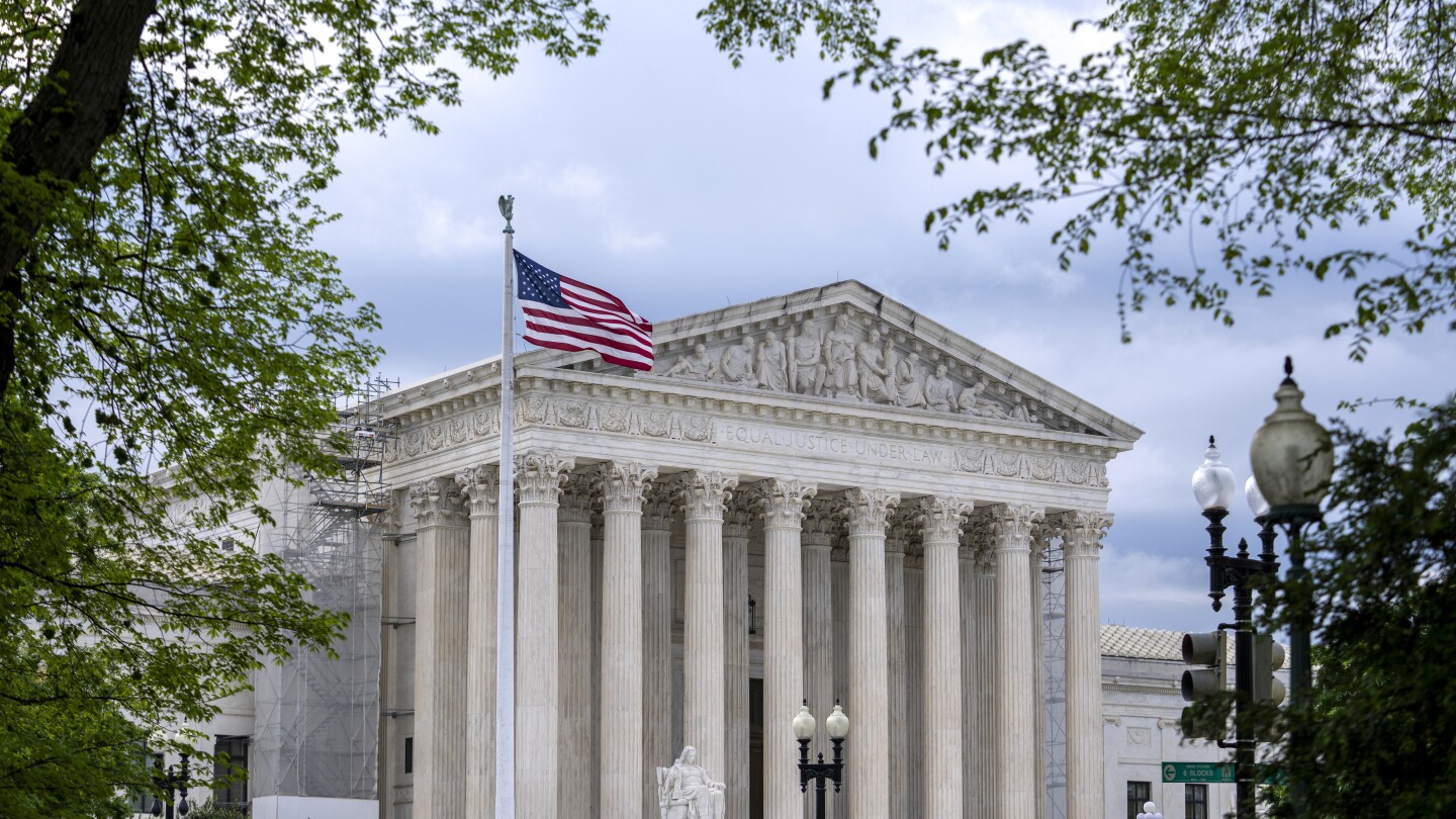 supreme-court-lets-trump-end-humanitarian-parole-for-500,000-people-from-4-countries