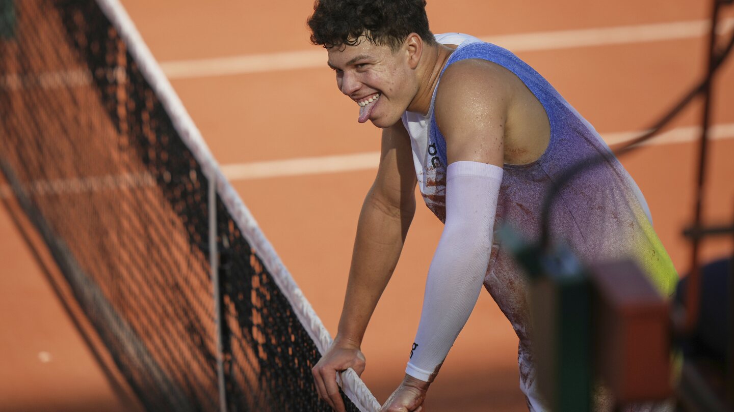 ben-shelton,-frances-tiafoe-and-tommy-paul-try-to-add-to-the-best-french-open-for-us-men-in-decades