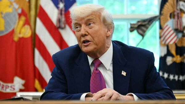 President Donald Trump couldn’t help posting new tariff threats on Apple and Europe, sparking a pre-Memorial Day slump. President Donald Trump couldn’t help posting new tariff threats on Apple and Europe, sparking a pre-Memorial Day slump.