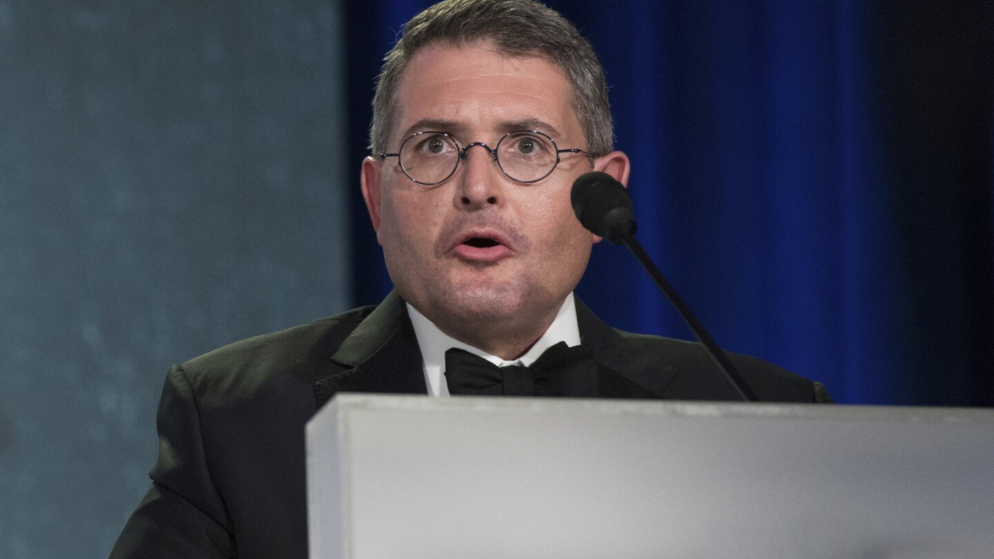 trump,-frustrated-with-some-judges,-lashes-out-at-former-ally-and-conservative-activist-leonard-leo